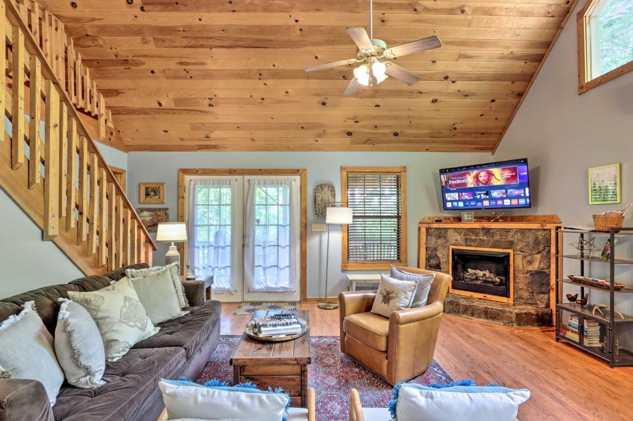 Bumblebee Cottage Murphy Retreat With Hot Tub Salem Bagian luar foto