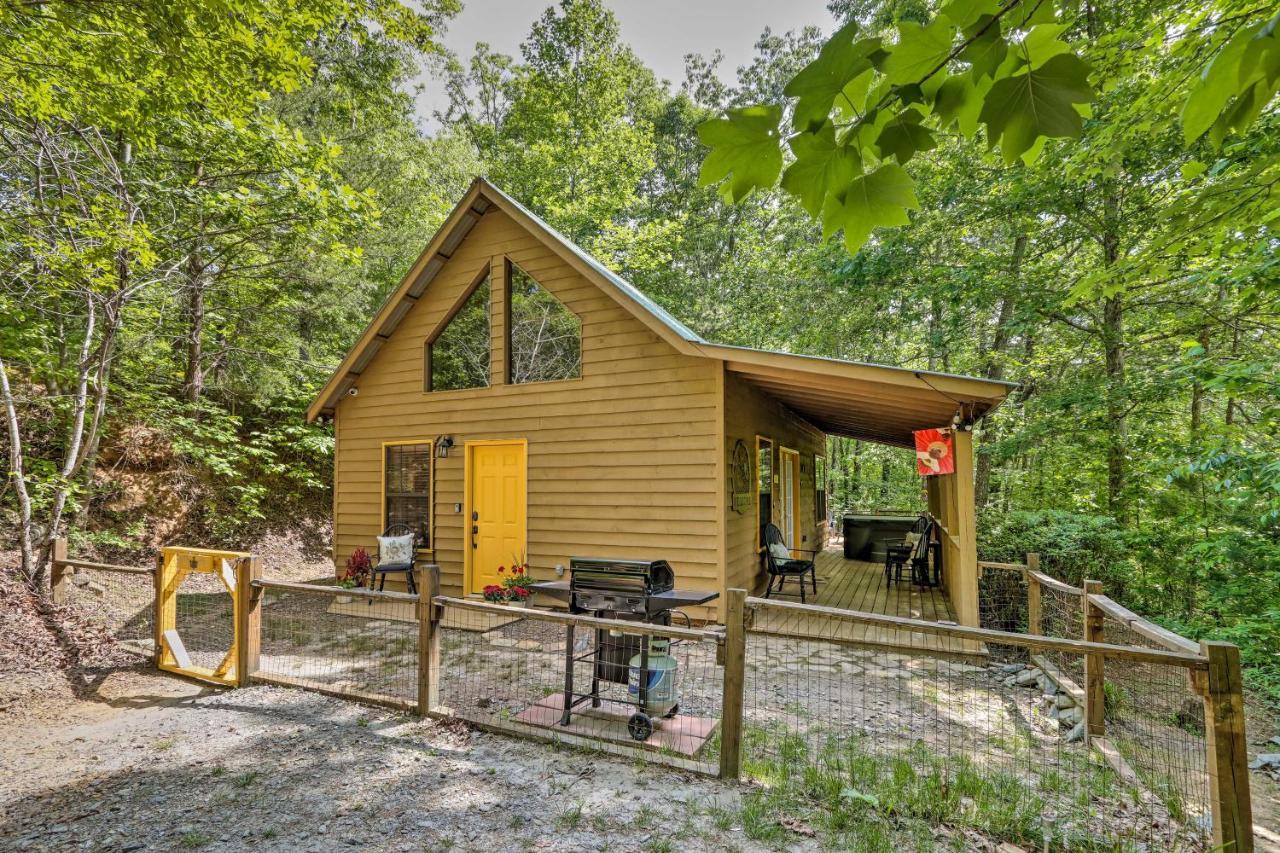 Bumblebee Cottage Murphy Retreat With Hot Tub Salem Bagian luar foto